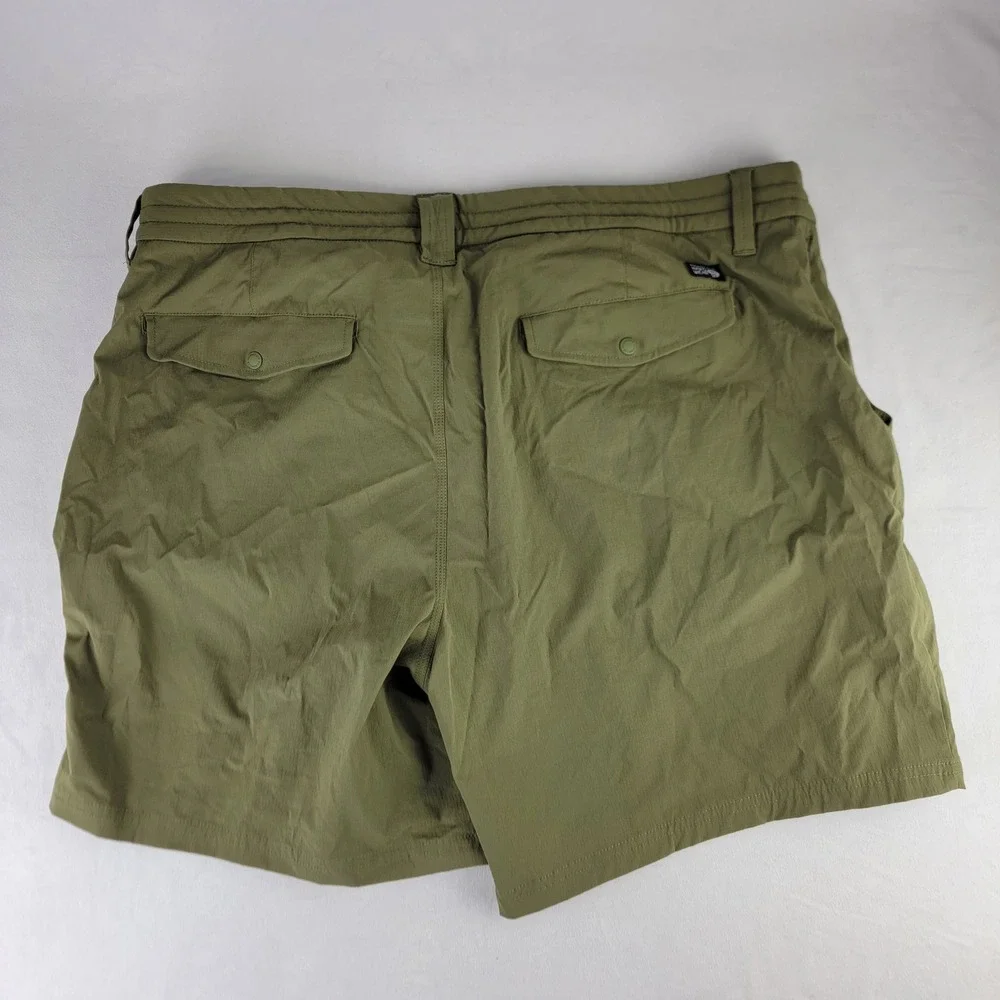 Mountain Hardwear Traxion Short Mens 42 Olive Green 7 Inseam Hiking OM0292 NEW